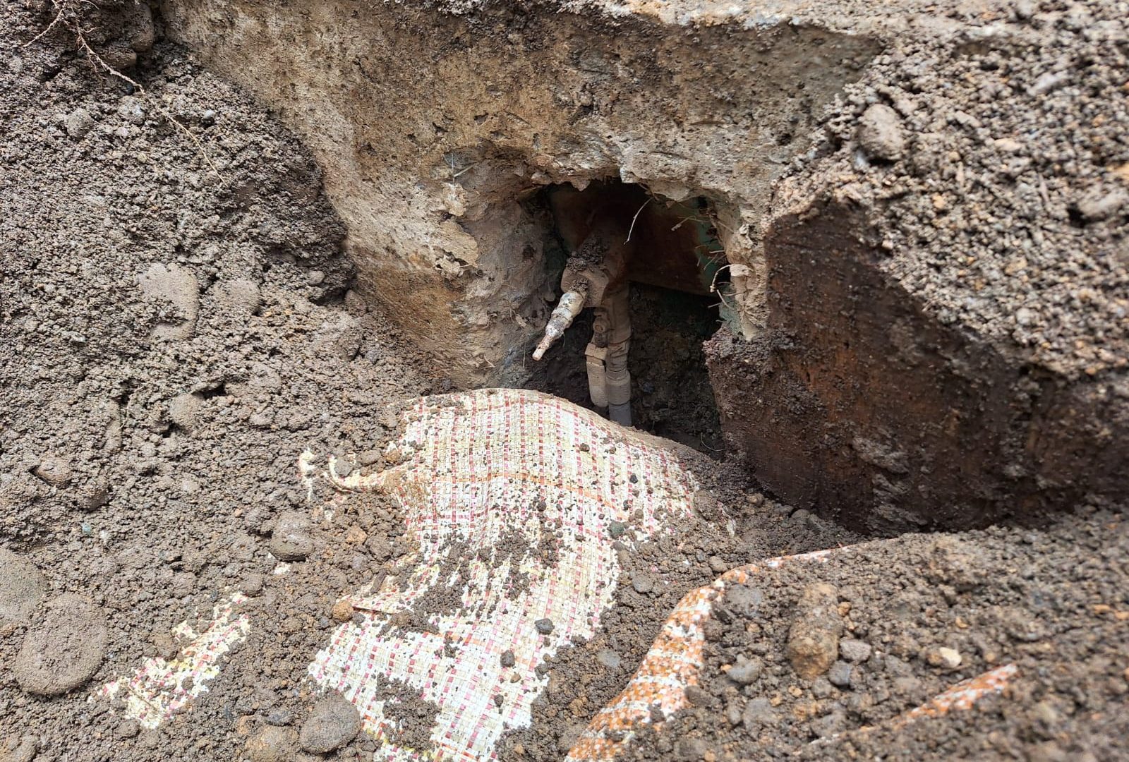 Una denuncia confidencial permitió a Recope intervenir una toma ilegal y detectar un túnel de 13 metros de largo en Siquirres.